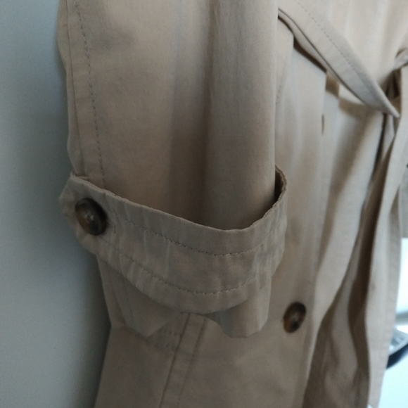 Escada size32 trench coat - Picture 2 of 7